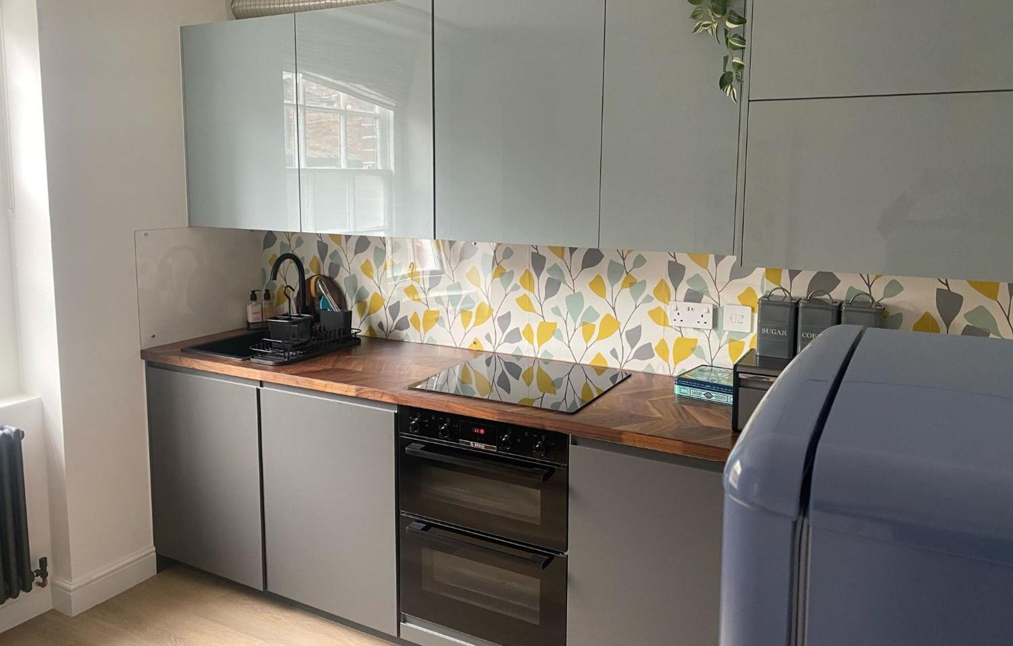 Two Bedroom Two Bathrooms Superior Apartament Londra