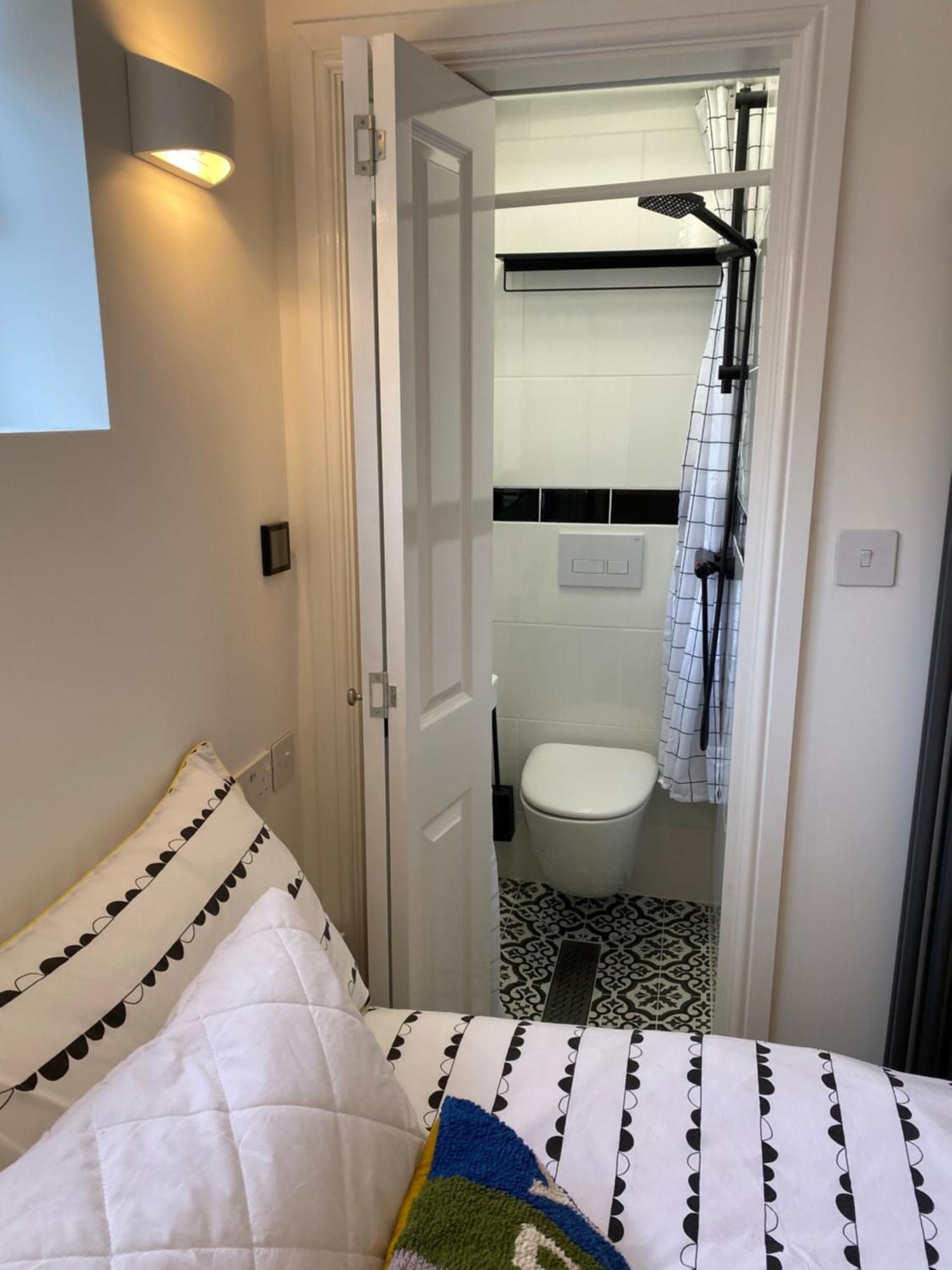 Apartament Two Bedroom Two Bathrooms Superior Londra